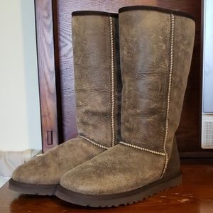 UGG Classic Tall Bomber